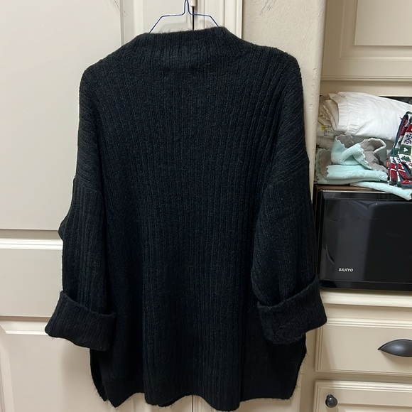 Old Navy black sweater - Picture 3 of 3